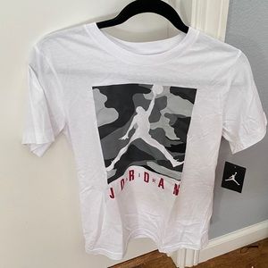 NEVER WORN Very cute air Jordan shirt!